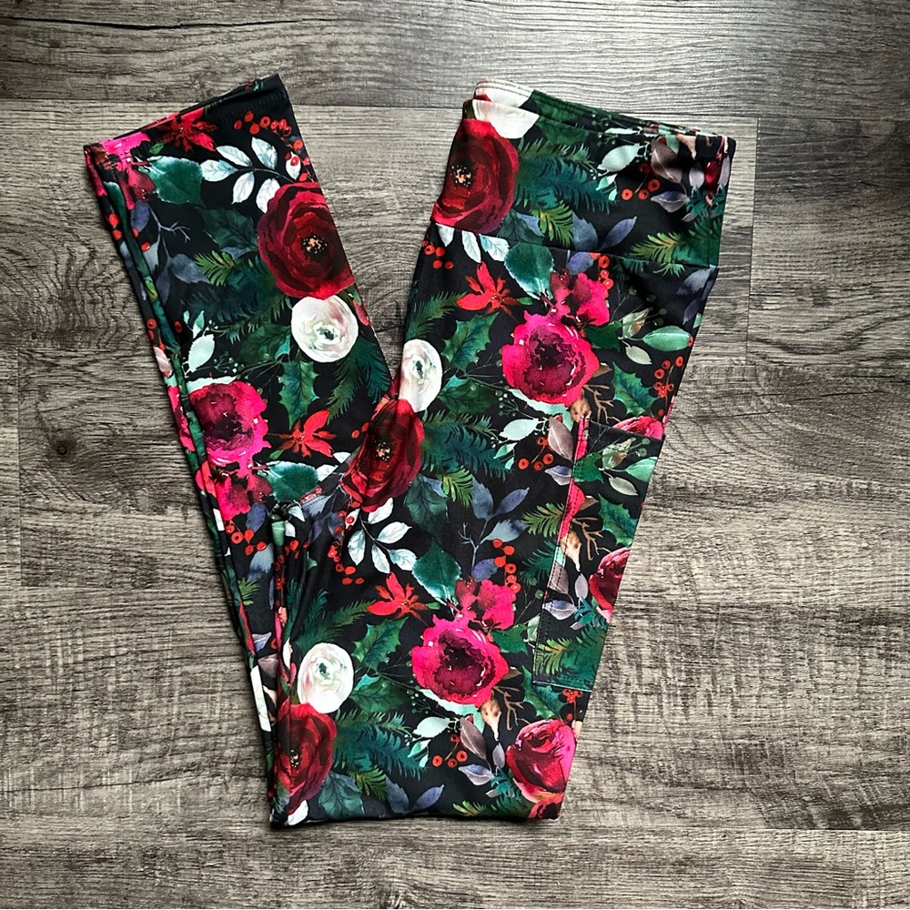Holiday Floral Leggings With Pockets OS NWT!